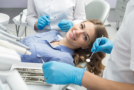 Имплантация зубов в стоматологи Без боли